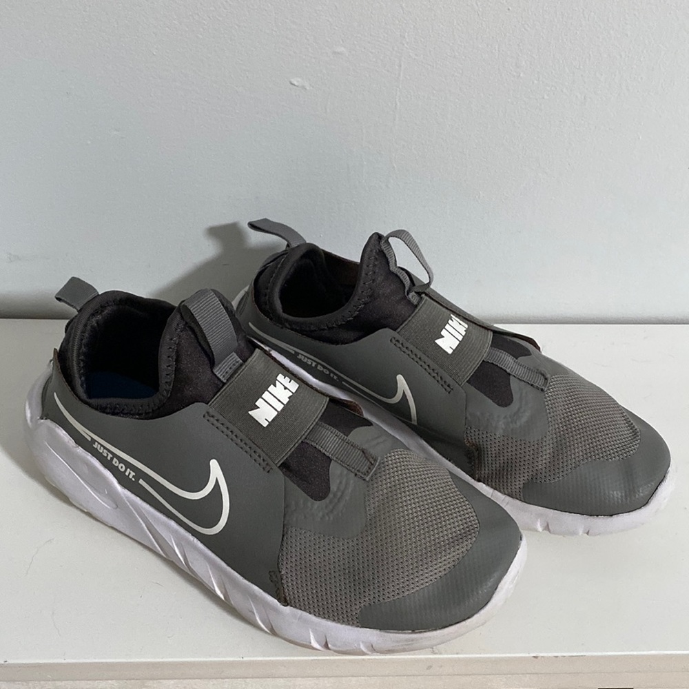 NIKE sneakers, boys, slip-on, grey